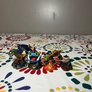 Skylanders Mini-Figures Lot of 4